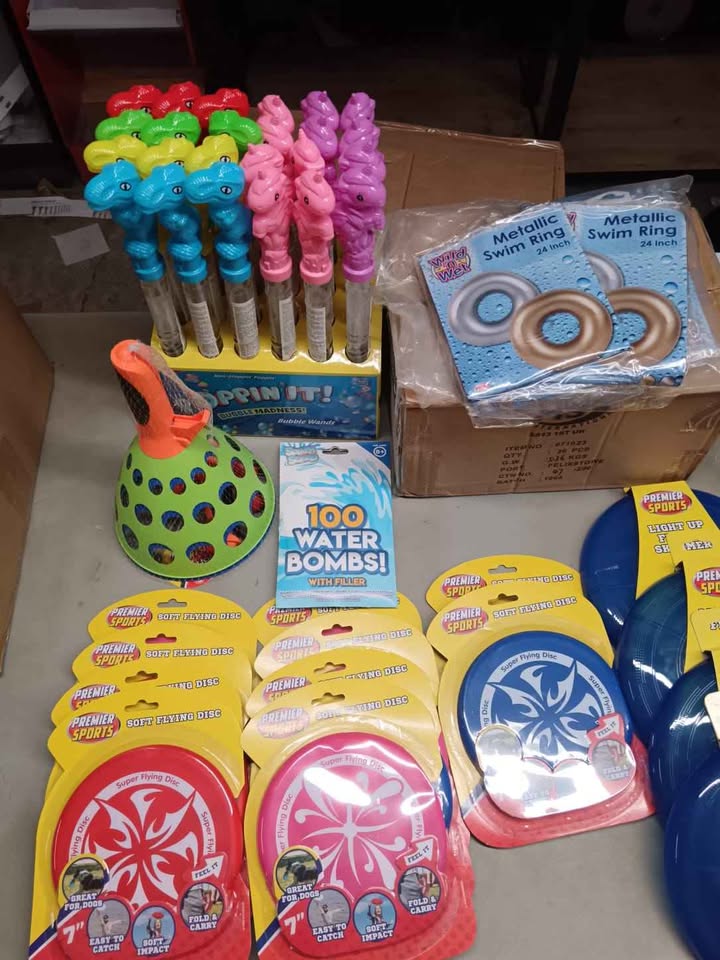 ABSOLUTE CLEARANCE LOT OF 125 LOVELY SUMMER FUN TOYS
